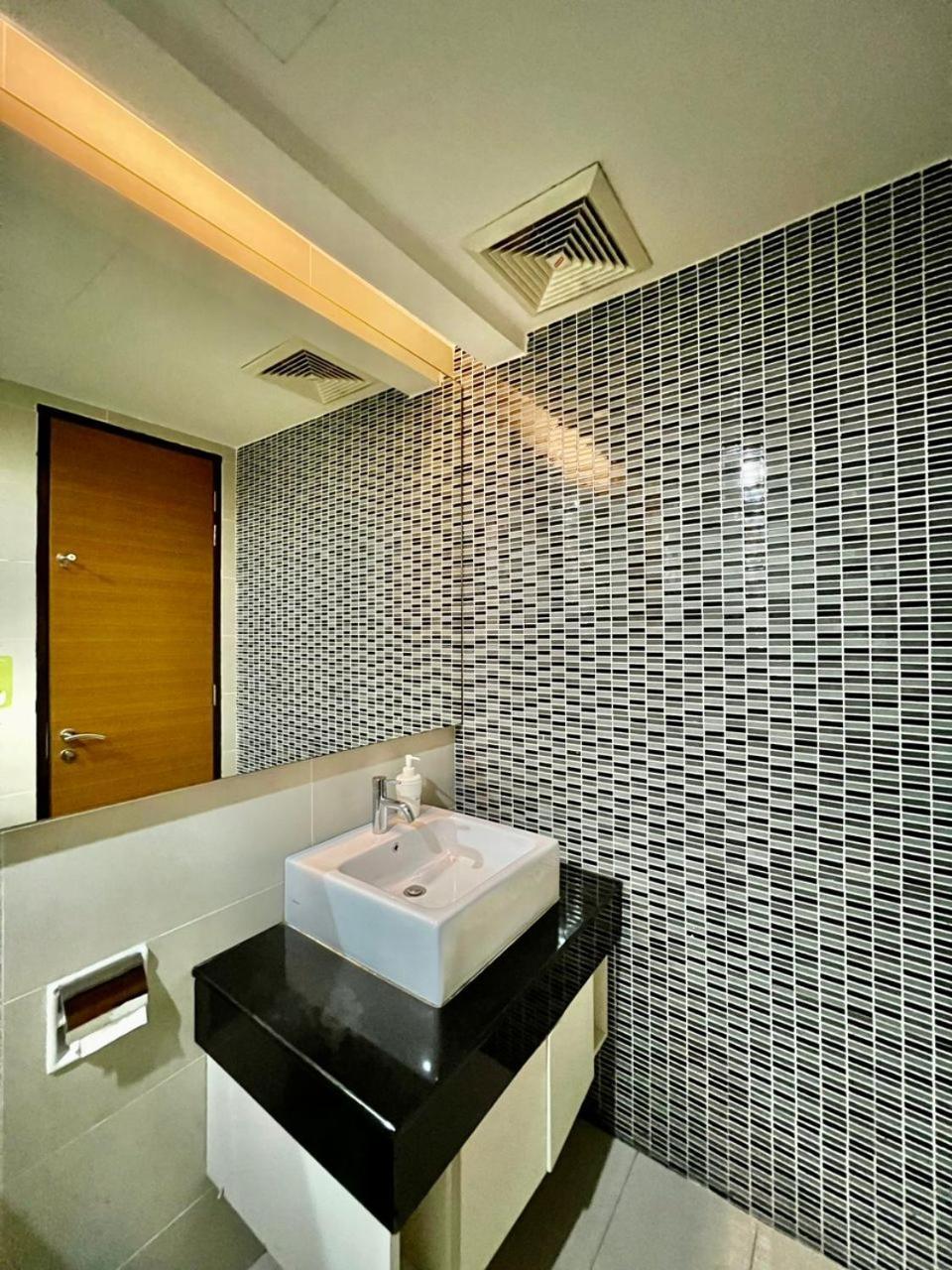 Couple Suite At Casa Residency 5 Mins Walk To Lrt, Jalan Alor & Bukit Bintang 쿠알라룸푸르 외부 사진